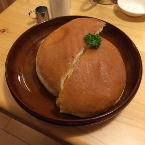 コメダ珈琲のハンバーガーのサイズ 量に驚きを隠せない カロリーなども比較してみました つきみず書庫